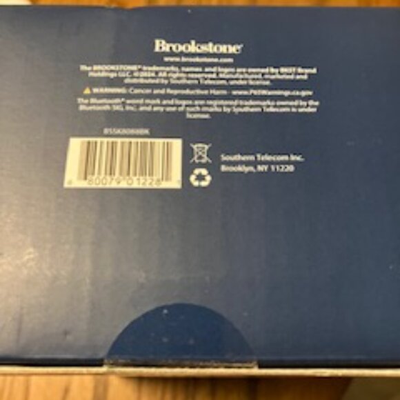 NEW In Unopened Box Brookstone Cyclone Beat Wireless Speaker - Picture 3 of 7
